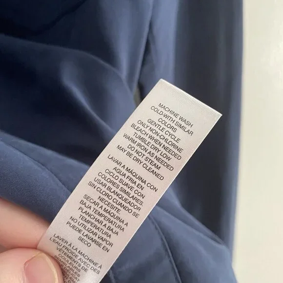 Chicos Women 0/S Blue Roll Tab Sleeves Button Front Silky Soft Relaxed Shirt - Picture 11 of 13